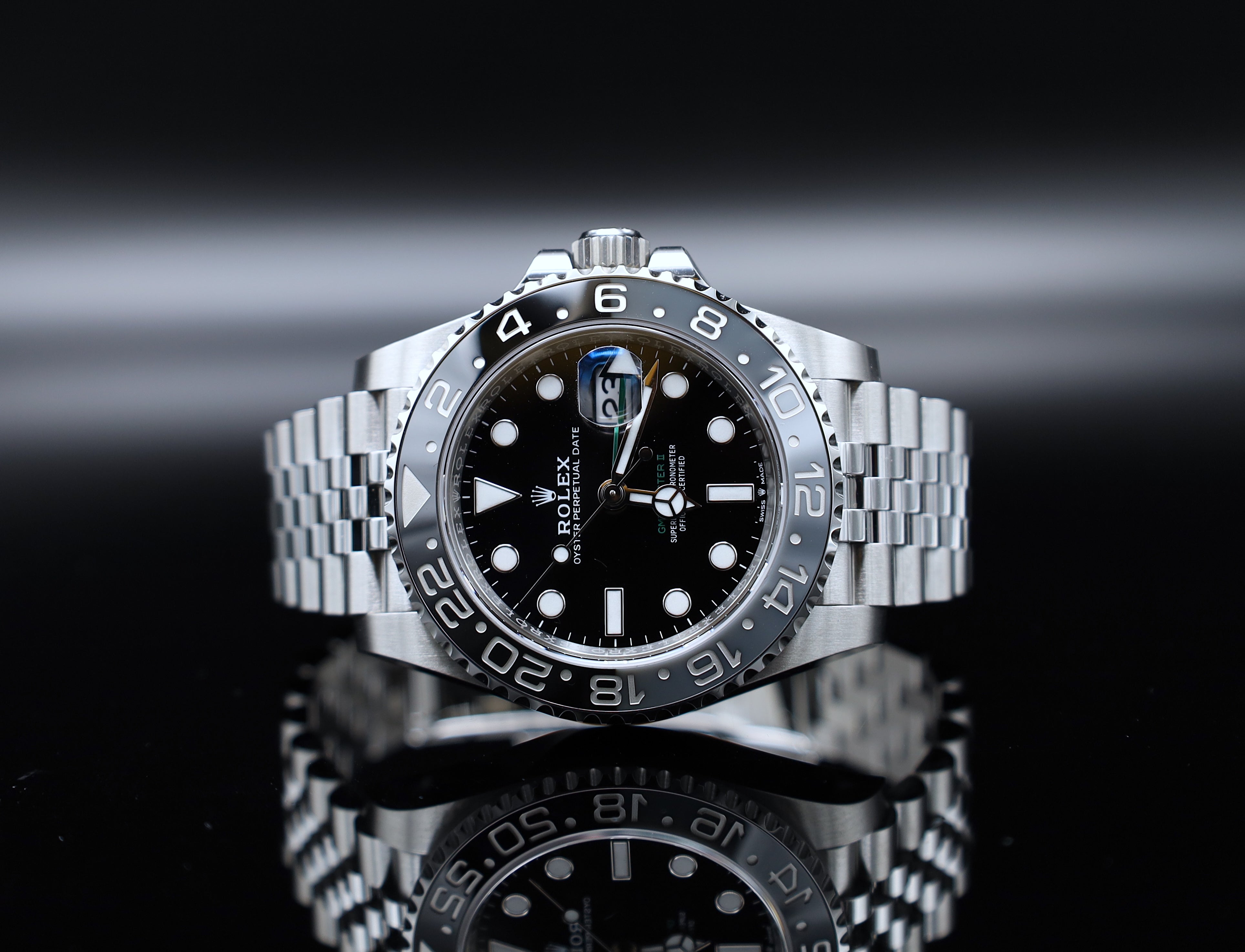 Rolex GMT Master II Bruce Wayne 11/2025 - Jubilee - 126710GRNR