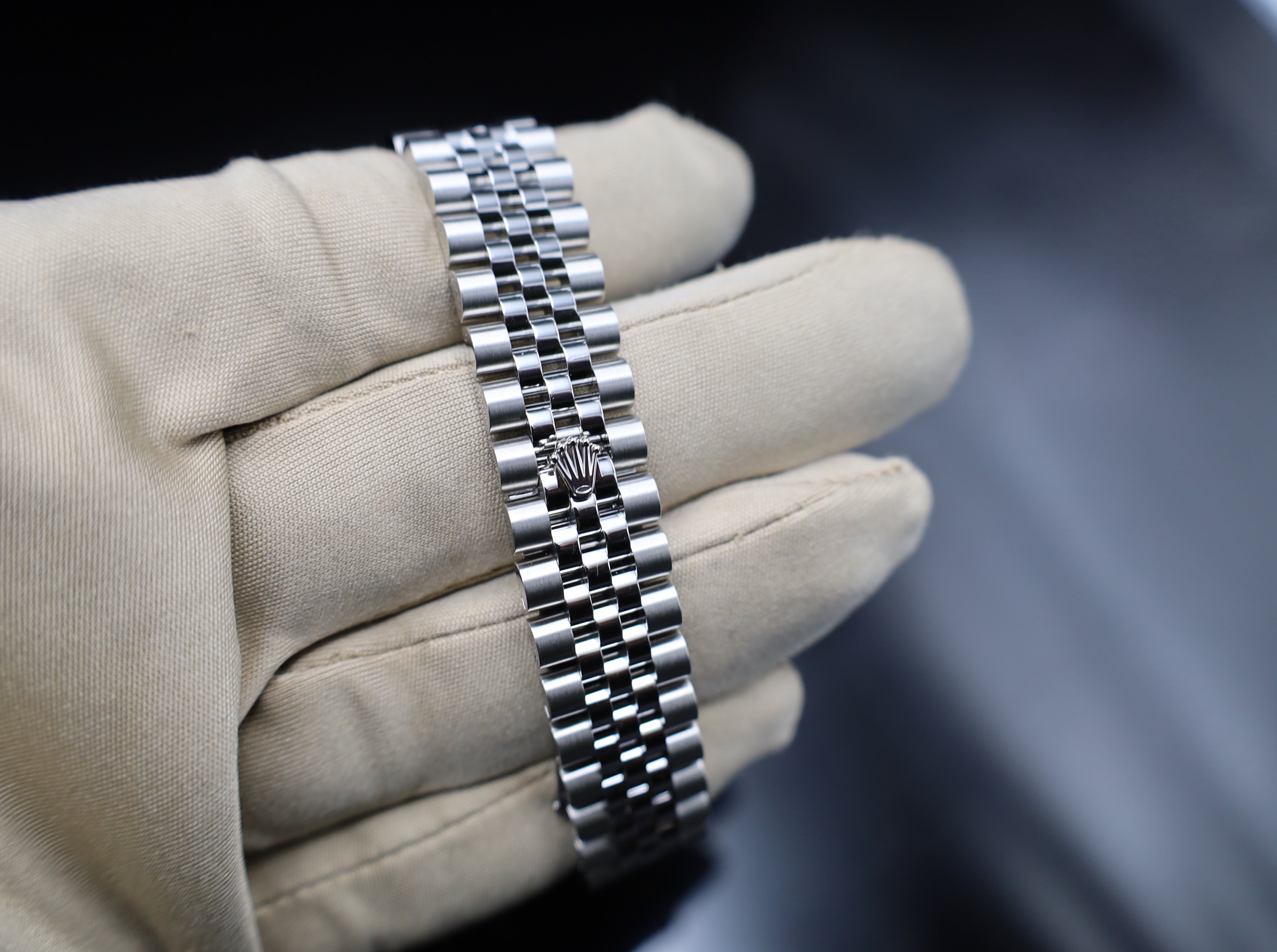 Rolex Datejust 31 Pinkes Zifferblatt - 2024 - LC100 - Neuwertig - Fullset - Jubilee