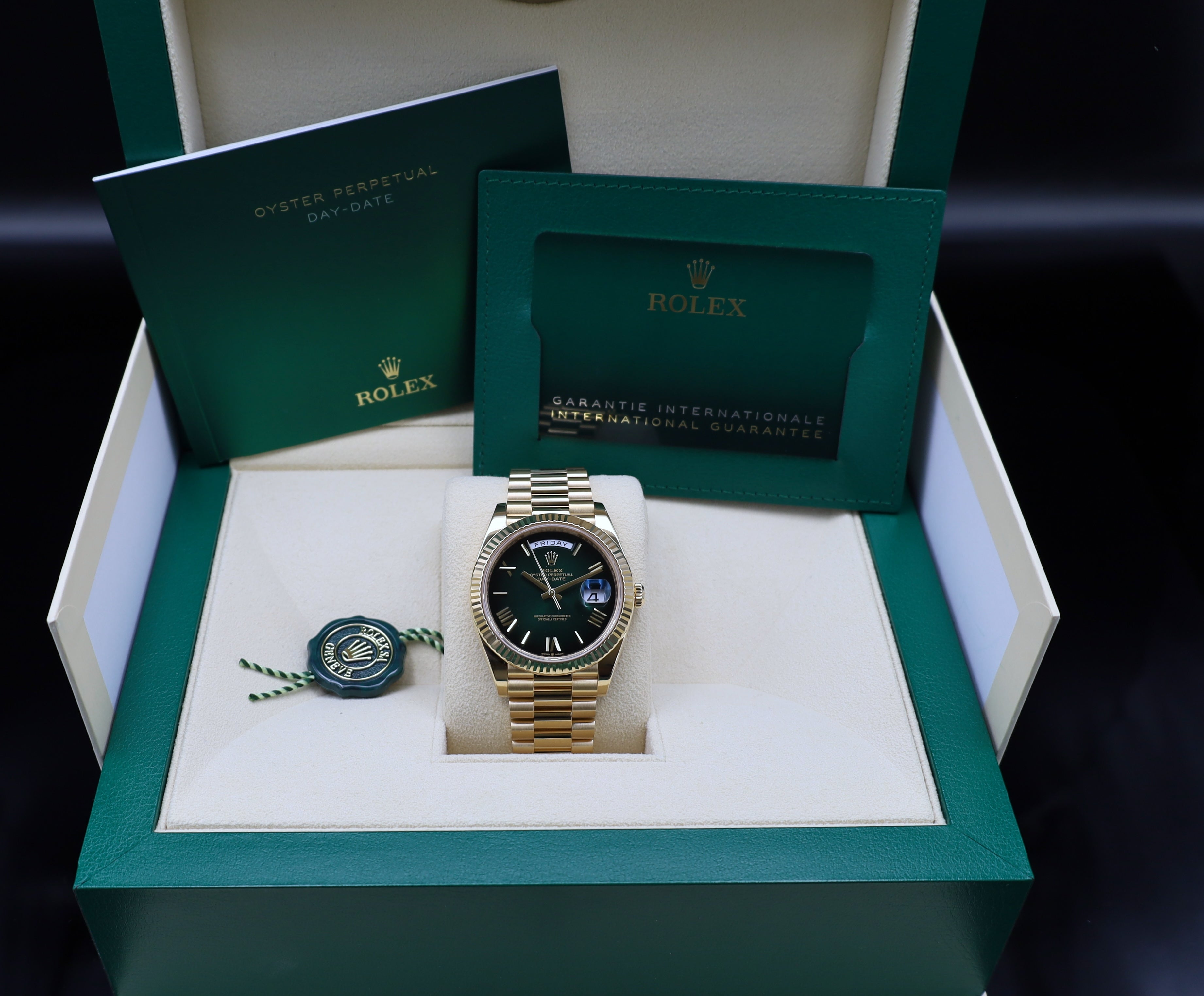 Rolex Day Date Ombré Grün - Gelbgold - 09/2024 - LC100 - Fullset