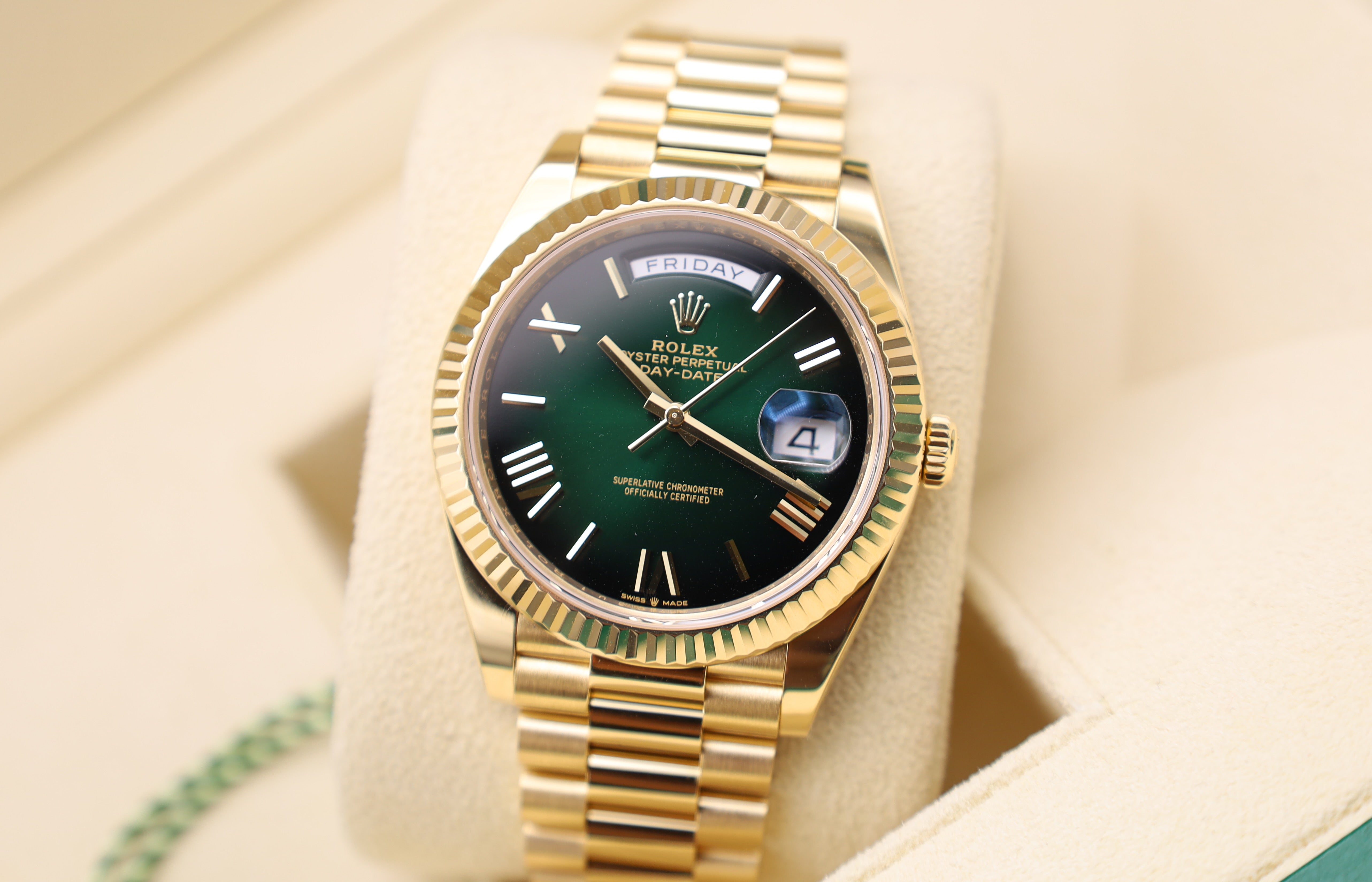 Rolex Day Date Ombré Grün - Gelbgold - 09/2024 - LC100 - Fullset