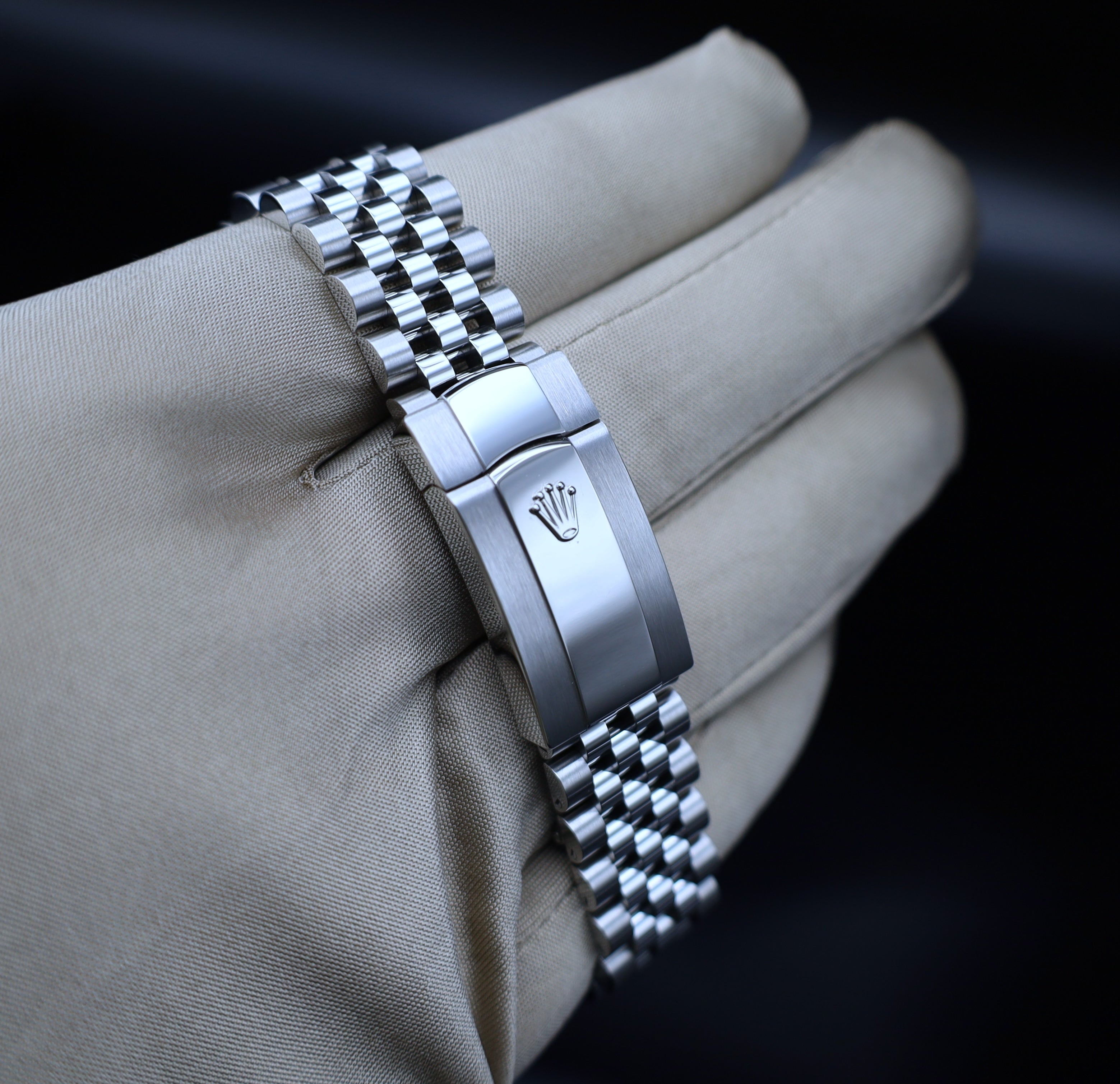 Rolex Datejust 41 Grün Motif - 2023 - Neuwertig - Fullset - Jubilee - 126300