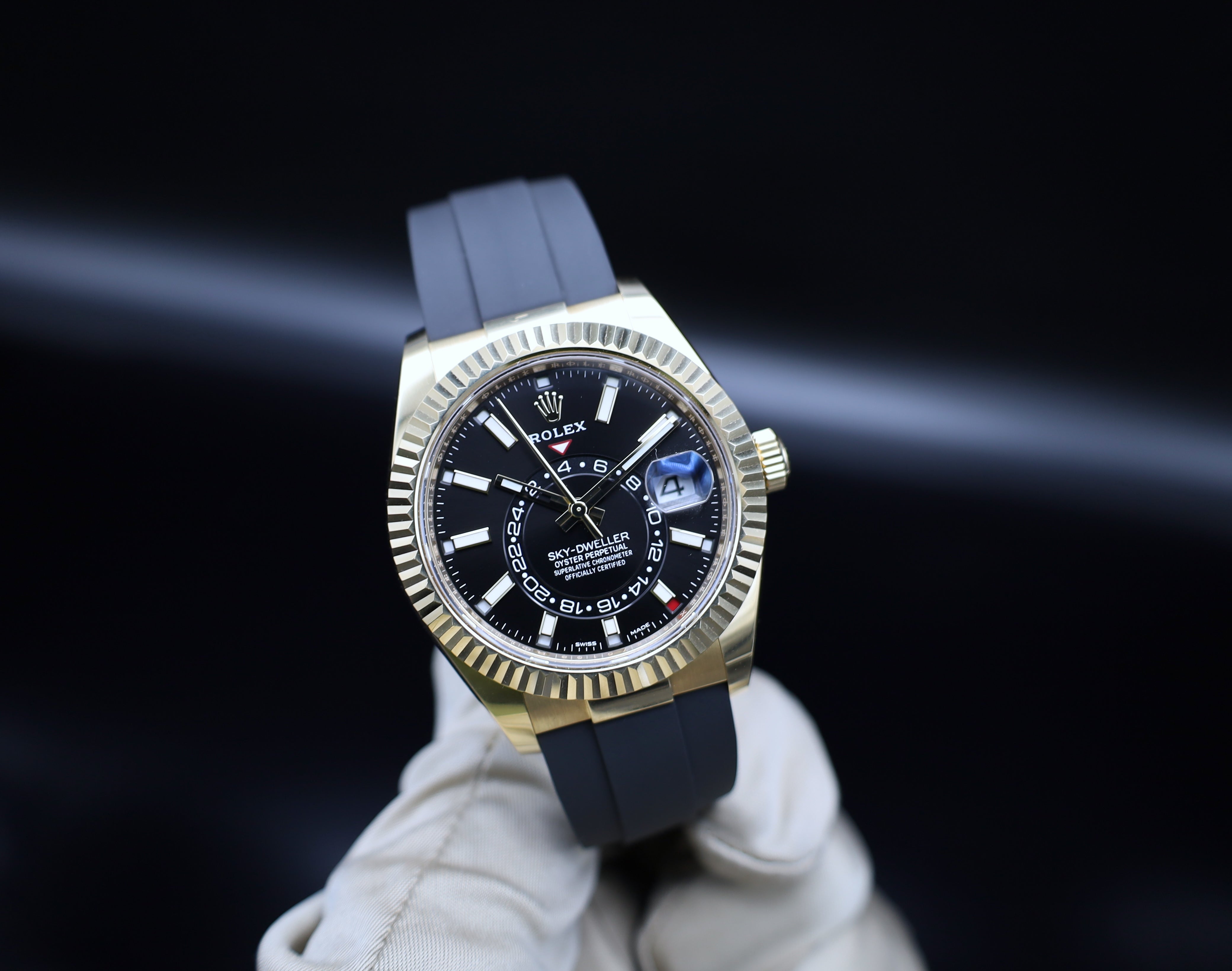 Rolex Sky-Dweller Oysterflex Gelbgold schwarzes Blatt - 12/2022 - 326238 - Fullset