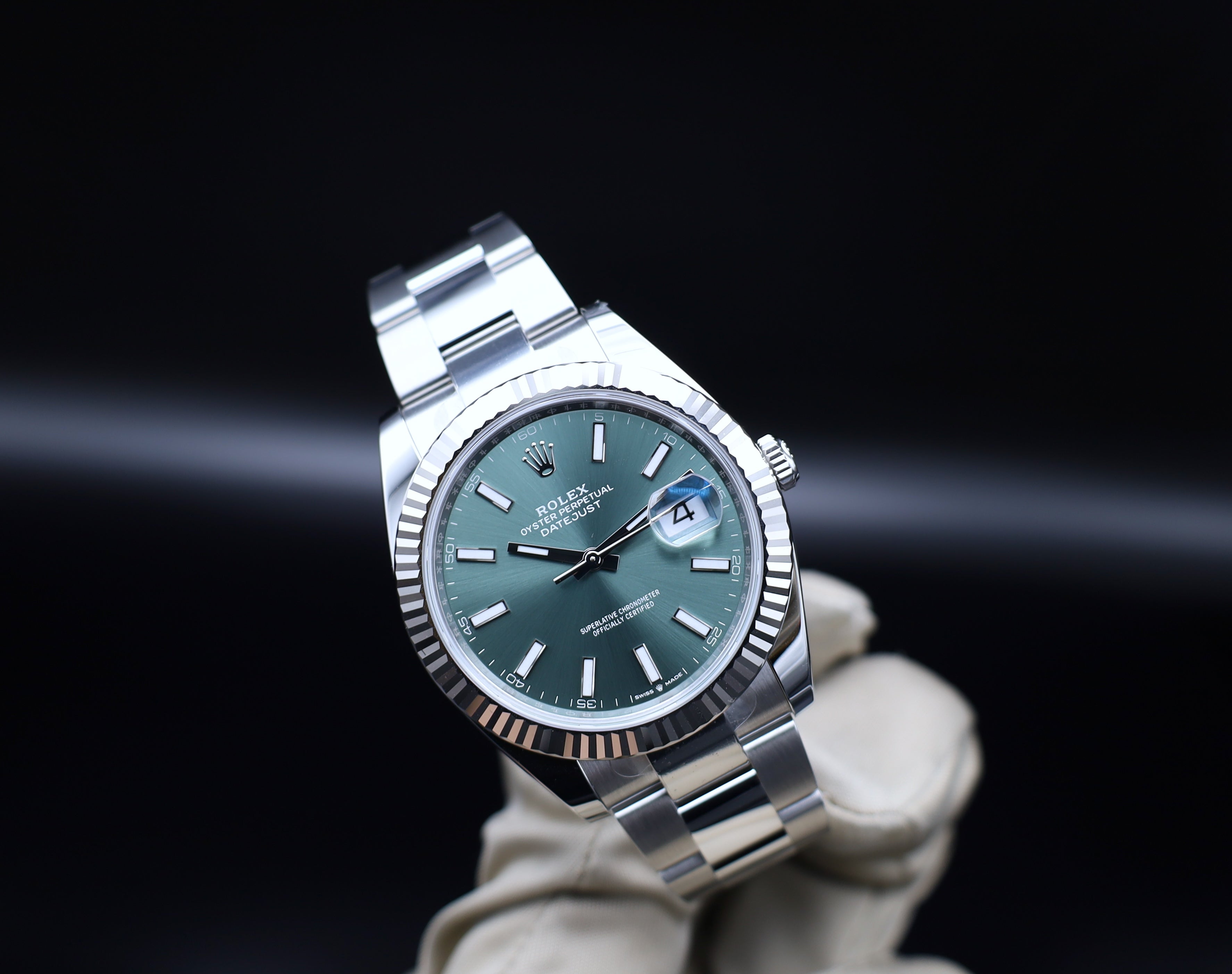 Rolex Datejust 41 Grün - 12/2025 - LC100 - Oysterband - Fullset - Stahl - 126334