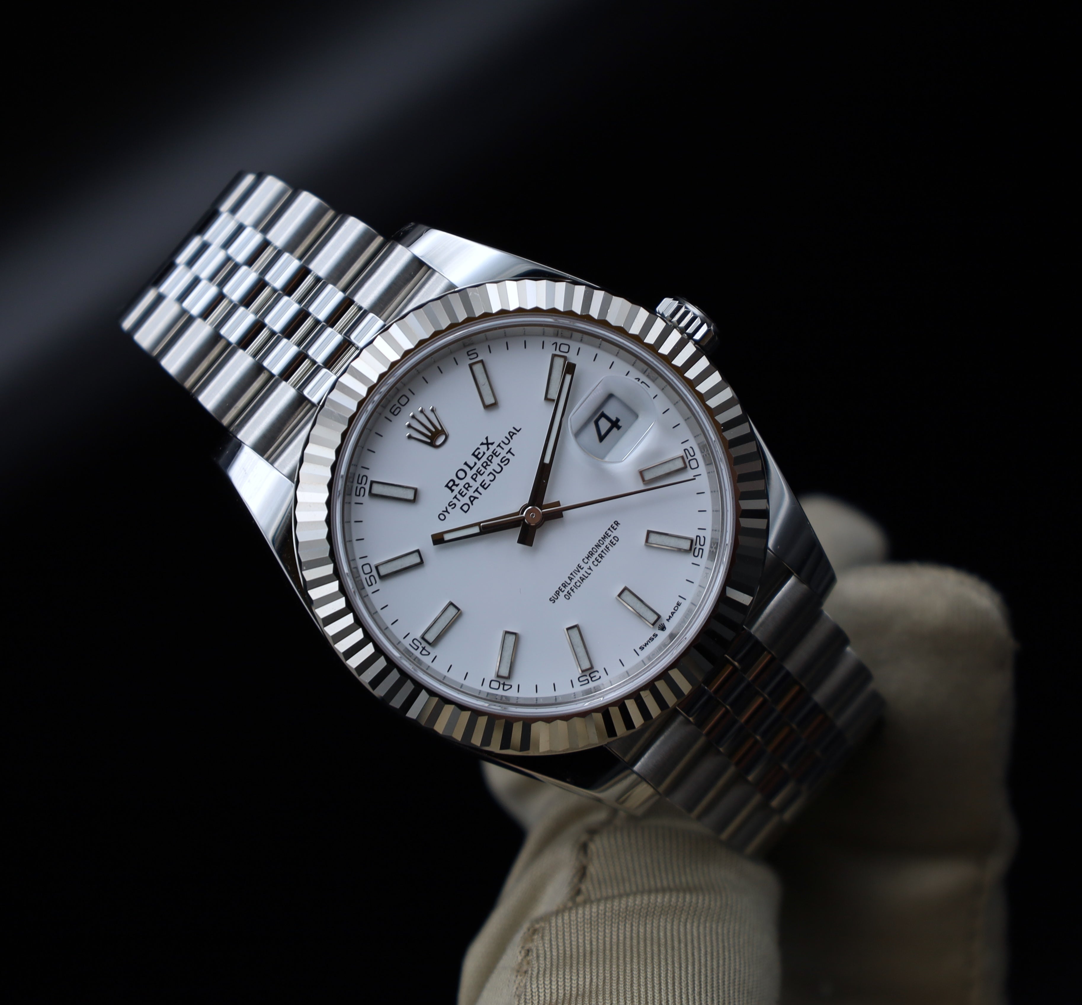 Rolex Datejust 41 weißes Zifferblatt - 08/2022 - Fullset - Jubileeband - 126334