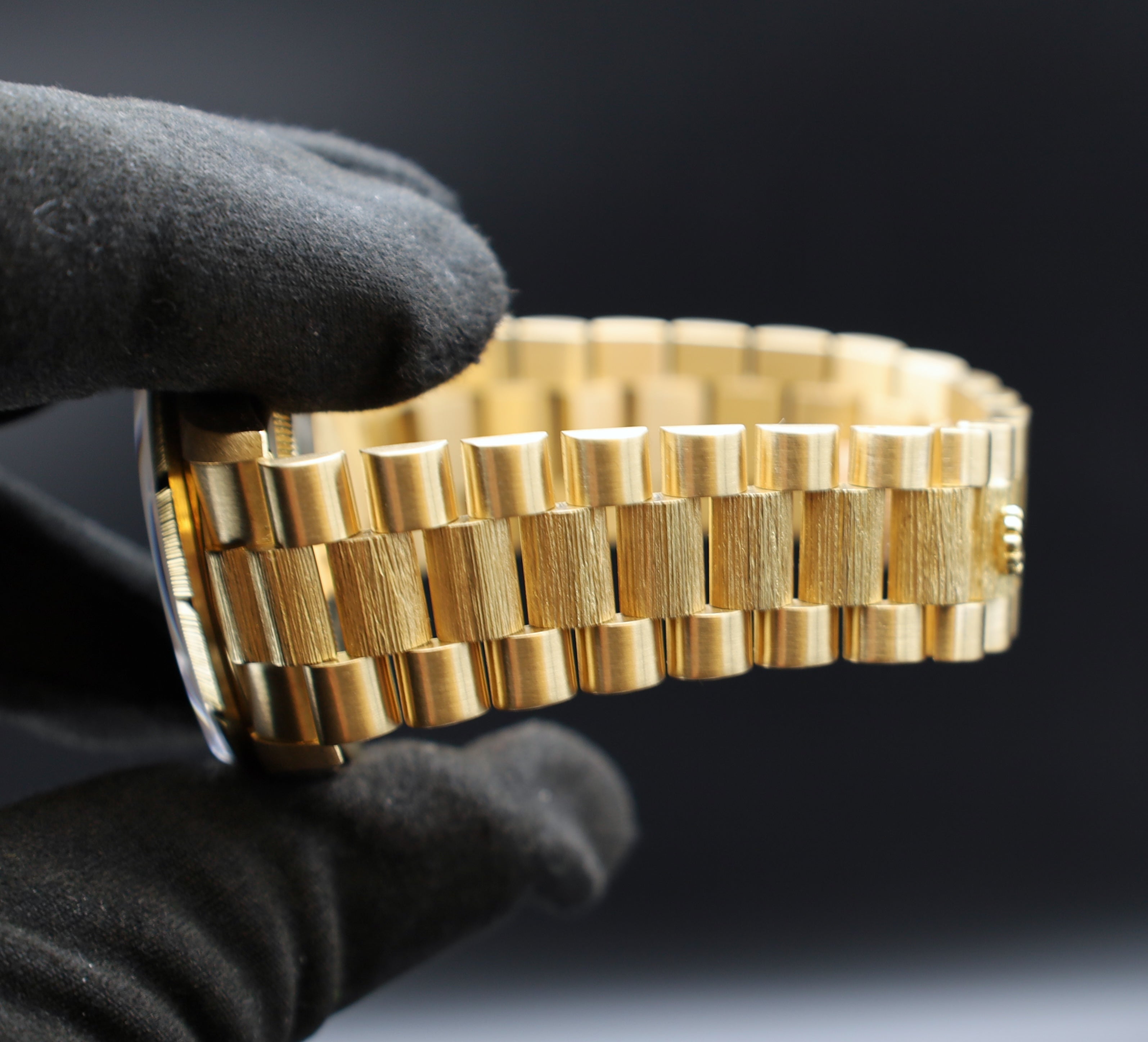 Rolex Day-Date 36 Borke - Blaues Blatt - Neuer Service - 18248