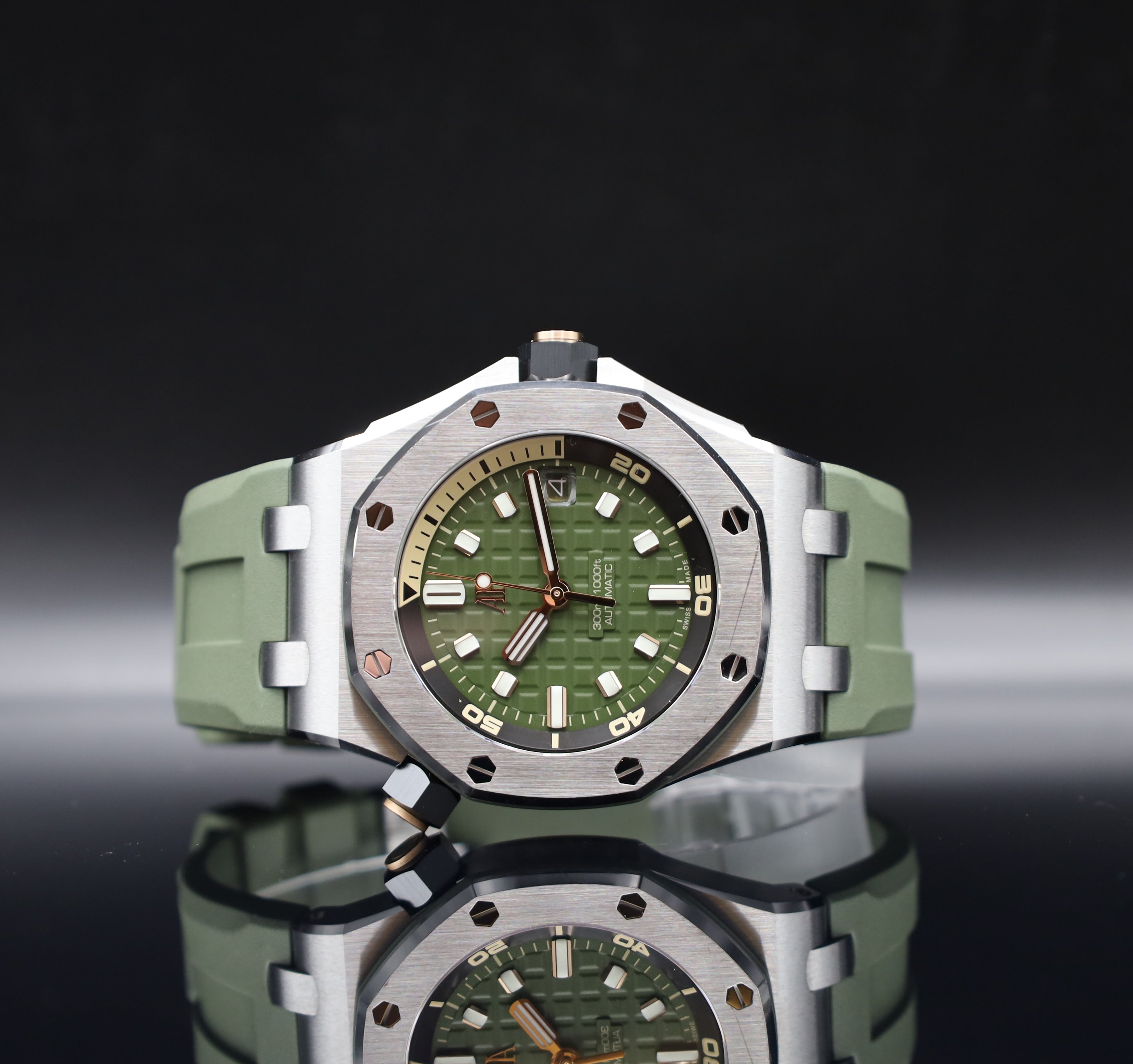 Audemars Piguet Royal Oak Offshore Diver Grün - 2025 - deutsche Papiere - Full Set