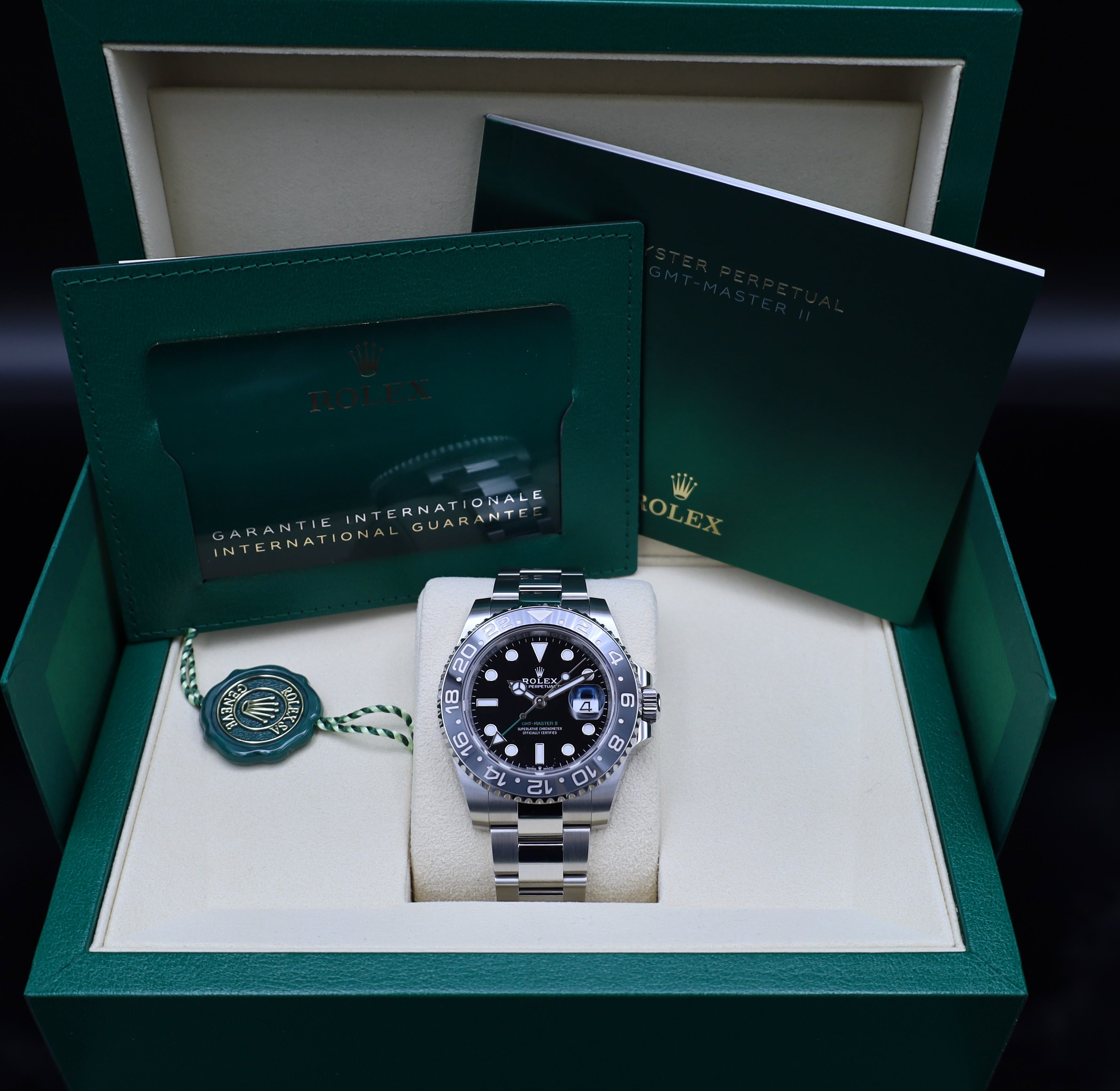 Rolex GMT Master II Bruce Wayne 2026 - Full Set - 126710GRNR
