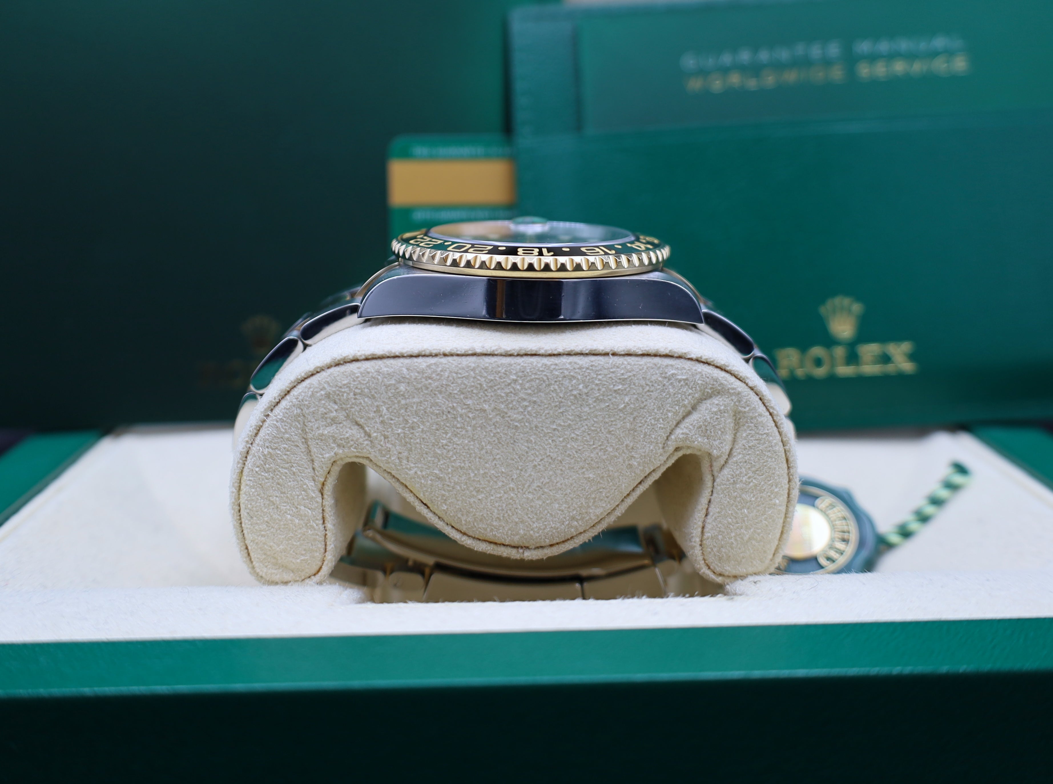 AnzeigeRolex GMT Master II Stahl Gold - 116713LN - LC NL - Full Set