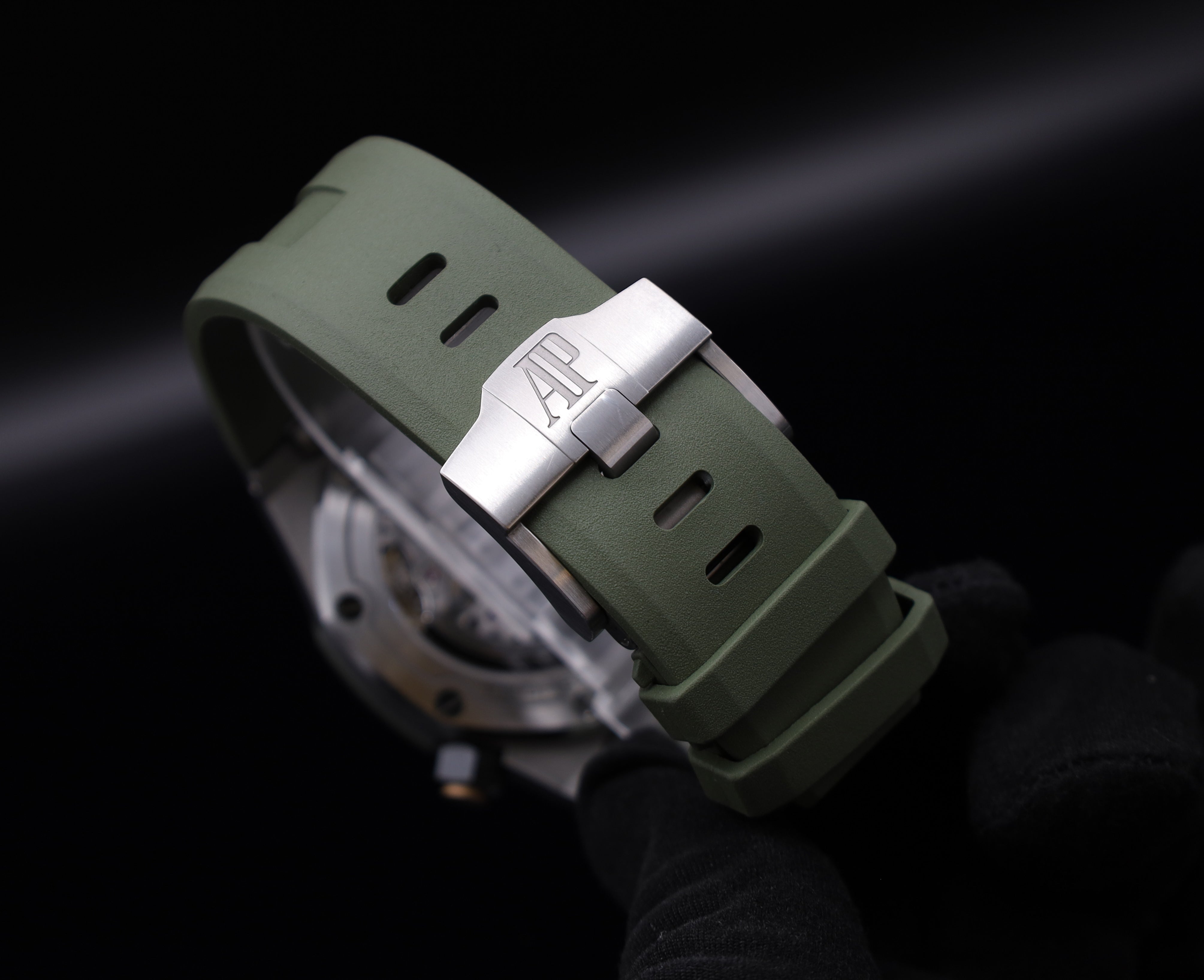 Audemars Piguet Royal Oak Offshore Diver Grün - 2025 - deutsche Papiere - Full Set