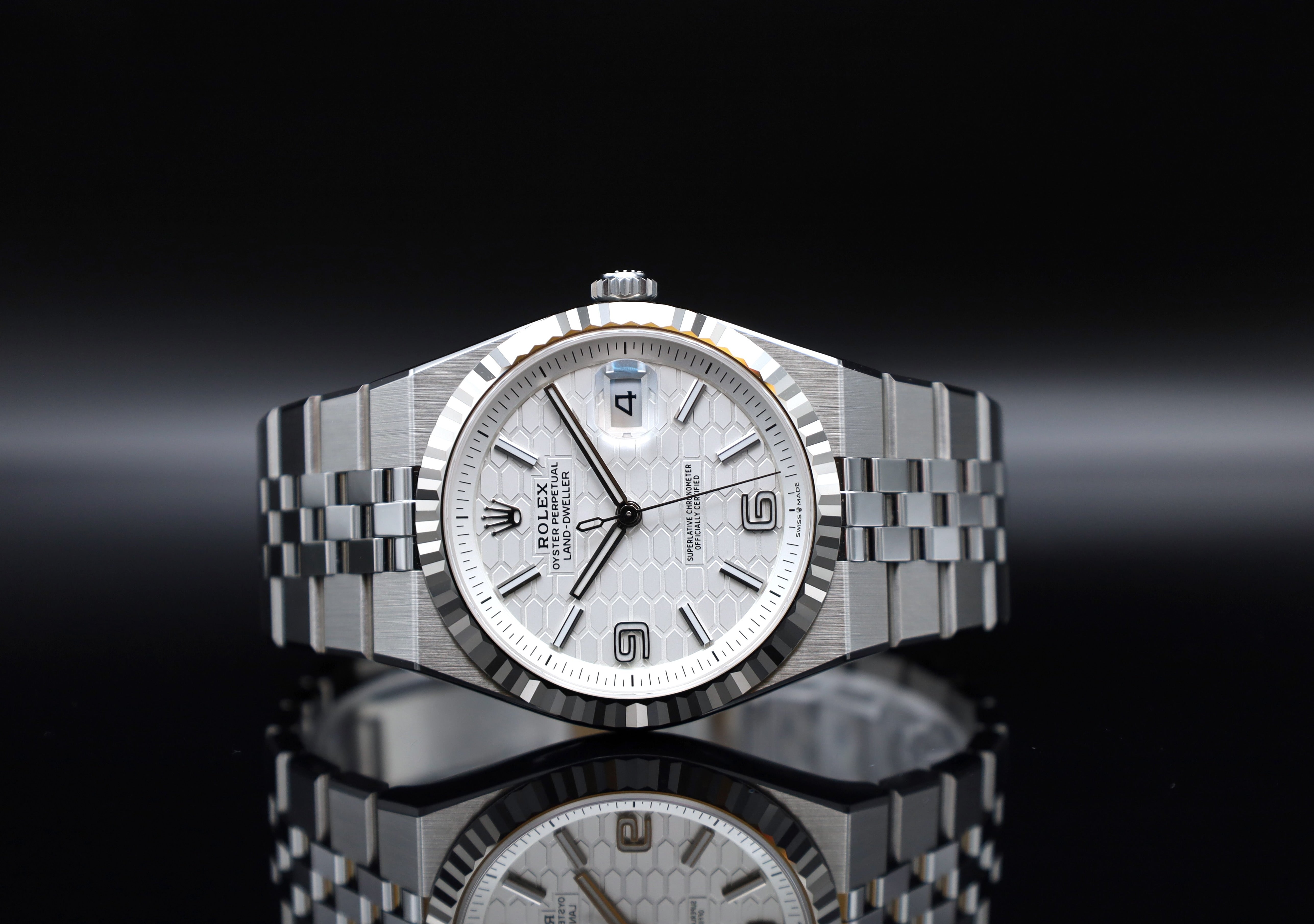 Rolex Land-Dweller 40 - Stahl - 08/2026 - 127334 - Full Set - Neu